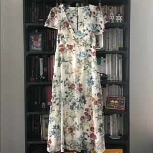 NWT Willow & Clay Floral Dress. Size L.